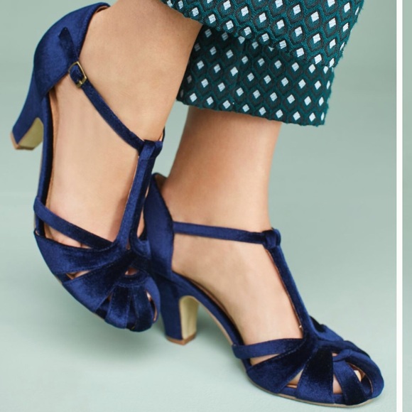 chelsea crew velvet heels